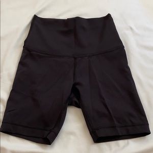 Wunder Train High-Rise Biker Short 6”